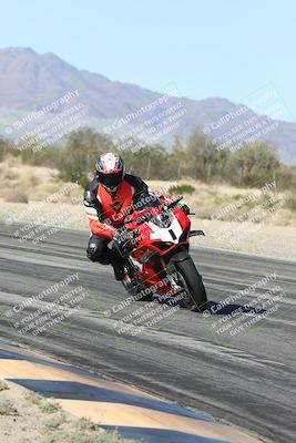 media/Dec-04-2025-Racers Edge (Thu) [[5ebc9f124d]]/3-B Group/3-Session 2 (Turn 7 Inside)/